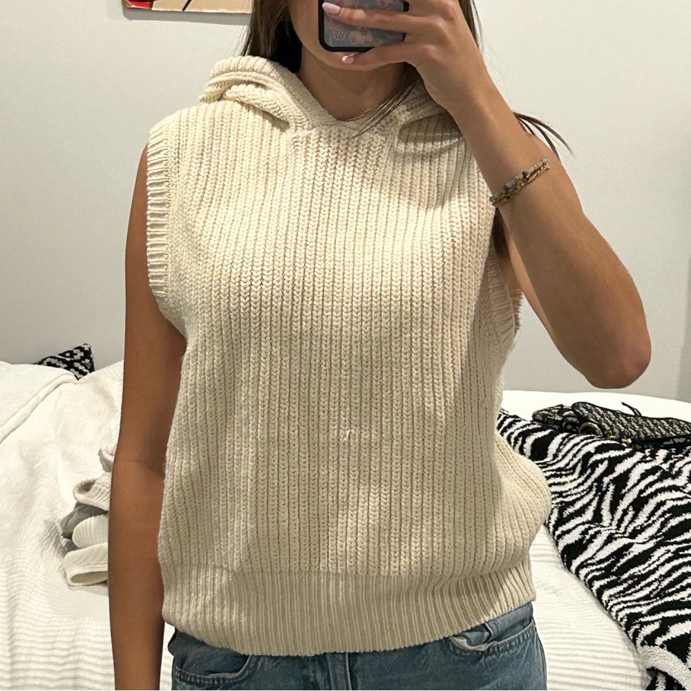 Zara Hooded Sweater Vest